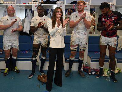 凯特王妃Zara旧外套穿不腻　难得背香奈儿包却低调藏身后