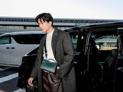 “索隆”新田真剑佑把机场变伸展台！　完美宽肩穿FENDI大衣根本天菜