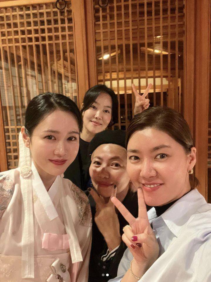 “GM女神”孙艺真帮儿子办周岁宴　41岁产后肌肤亮到发光有够狂 名人名流 图2张