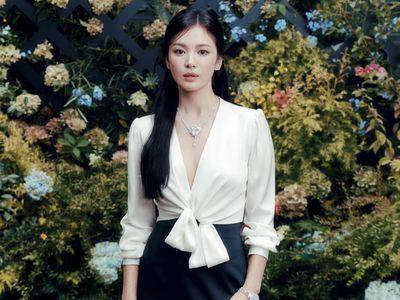 宋慧乔深V礼服不强调曲线　优雅女神装引大咖女星赞叹