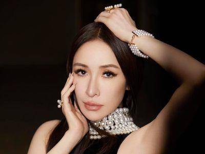 萧亚轩戴满珍珠霸气回归　日常百万珠宝上身当型女
