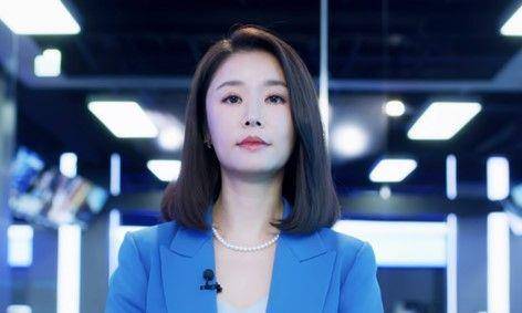 林心如《此时此刻》珍珠串炼衬主播架式　恋林熙蕾背情人包 时尚穿搭 图4张