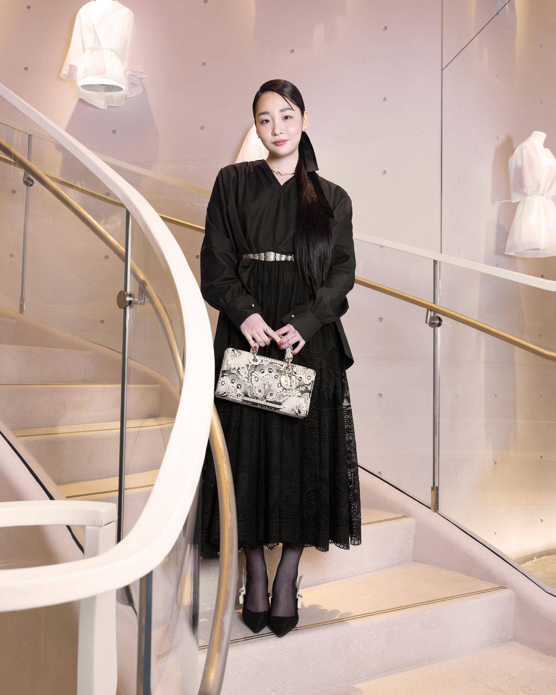 LV香港办秀“女富豪15岁女儿”转发倒数！加码桌布下载　DIOR也出贴图 时尚穿搭 图10张
