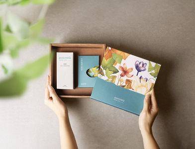 年末最强礼物推荐！奥森青“香氛牌卡礼盒”、简单联名组还附上足浴袋