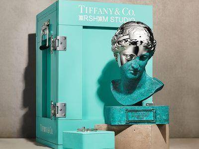 Tiffany竟推青铜雕像　内藏宝石手环放闪