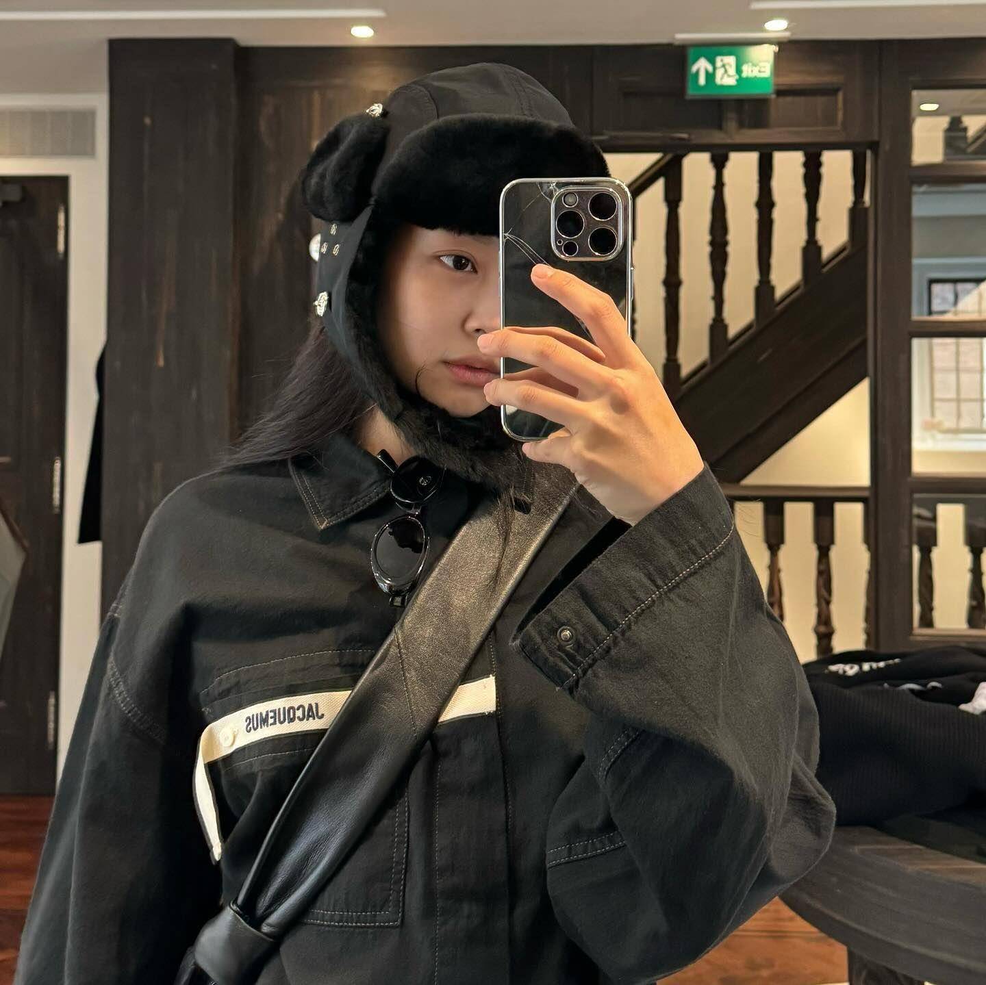Jennie香奈儿羊毛外套暖呼呼又可爱　3款黑外套时髦游英国 名人名流 图2张