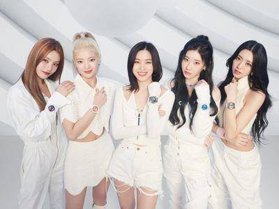 ITZY变身雪白精灵靠一只表吸睛　G-SHOCK亮色金属面盘5色出击