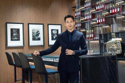 胡宇威当新郎怕被沛纳海抢风采　逛新店最爱义式吧台