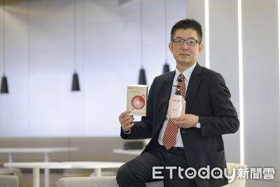 购物天王严健诚跨足直播圈首卖　破千组潮正奢美丽塑造保养通通秒杀