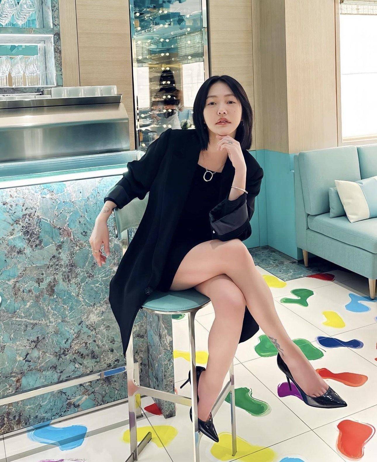 小S露辣腿赢不了二女儿　Lily美到撞脸林志玲 时尚穿搭 图4张