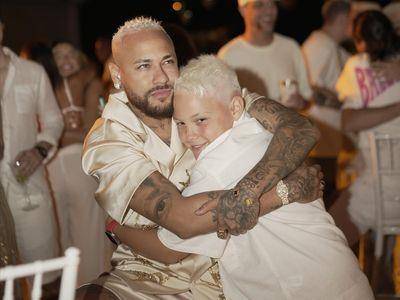 风・Luxury／内马尔狂爱劳力士买到包色　罕见戴满天星女表闪爆