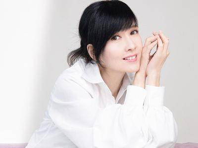 “冻龄女神”周慧敏曝不老心法：最重视眼周、“少量多餐”维持身材