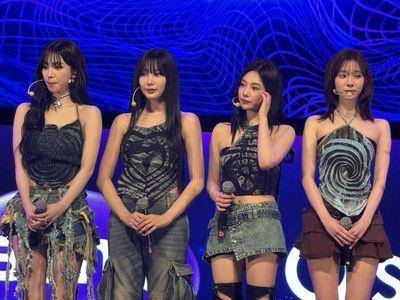 aespa尾牙表演服辣翻！Y2K牛仔装逆天比例曝　来台机场穿搭也超有默契