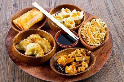 营养师教“过年大吃不长胖”简单6秘诀：餐前先喝一杯水