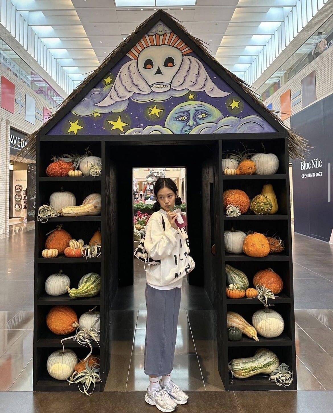 6大白T穿搭范本！Jennie一招简单拉比例　秋冬根本叠穿神器 最新资讯 图9张
