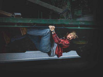 莱恩葛斯林《特技玩家》刺激瞬间少不了表 TAG Heuer抢镜头