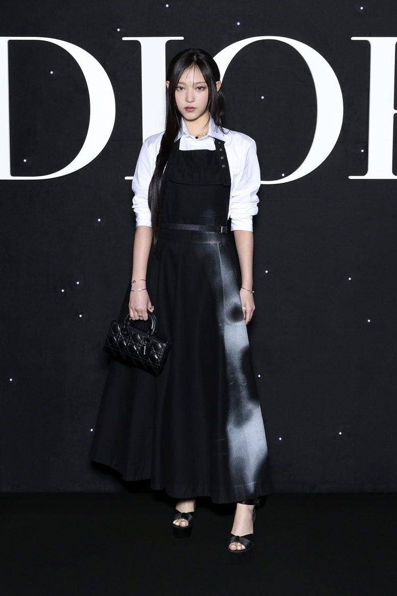 NewJeans Danielle代言CELINE！18岁混血女孩当Lisa学妹 时尚穿搭 图6张