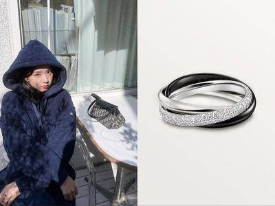 Jisoo登机装一次秀3爱牌　改戴卡地亚酷酷的黑陶瓷三环戒