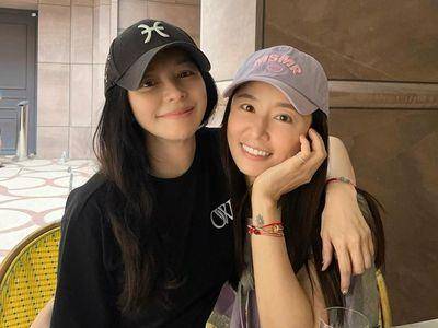 林心如、徐若瑄同戴红绳泄闺密情 叠加卡地亚钉子手环更有气势