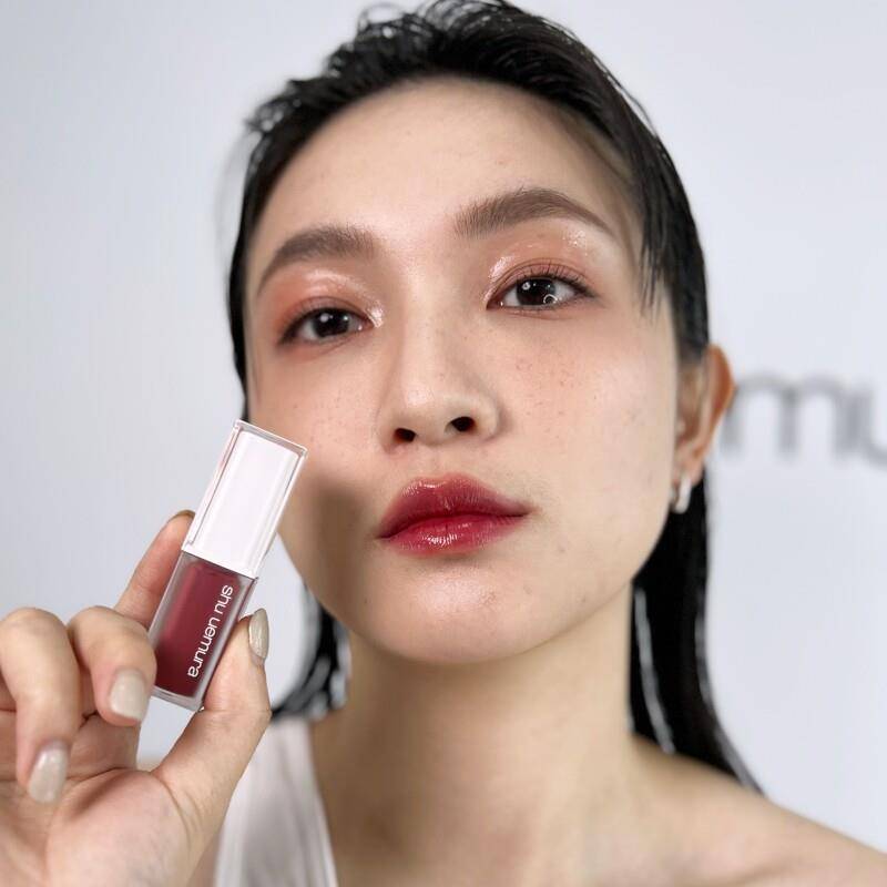 春夏必备“水光感唇膏”！一抹迷人光泽　打造嘟嫩宝宝唇Jisoo也爱 最新资讯 图9张