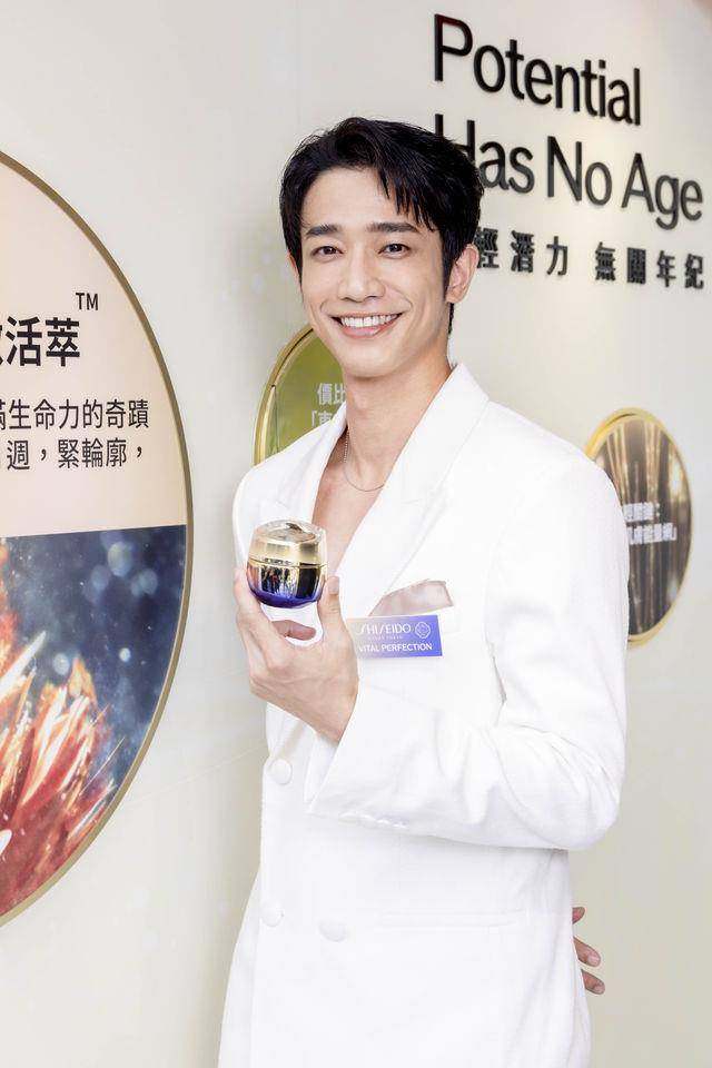 “酒窝暖男”刘以豪上镜前靠按摩瘦脸　李昇基24H拍摄不垮脸秘诀 名人名流 图2张