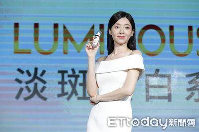 郭雪芙伦敦飞台北为了它！笑认代言一切都是“命中注定”