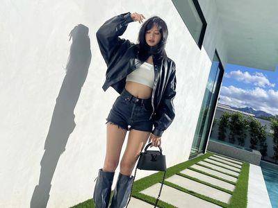 Lisa热裤配LV长靴又帅又辣　逆天美腿音乐节吸睛