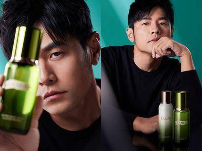 周杰伦担任LA MER品牌大使太帅！跟小绿瓶一同入镜展现熟男魅力