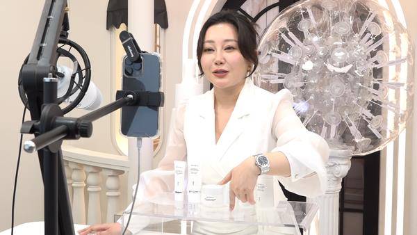天后板妹打破框架品牌升级　BESSIE’U凝聚光专利发表受关注 最新资讯 图2张