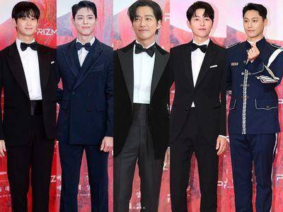 百想／金秀贤靠腰封穿出大长腿　朴宝剑深蓝西装变双开门冰箱