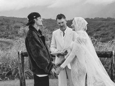 小贾斯汀辣妻海莉透视蕾丝装曲线毕露　挺孕肚当最美妈咪