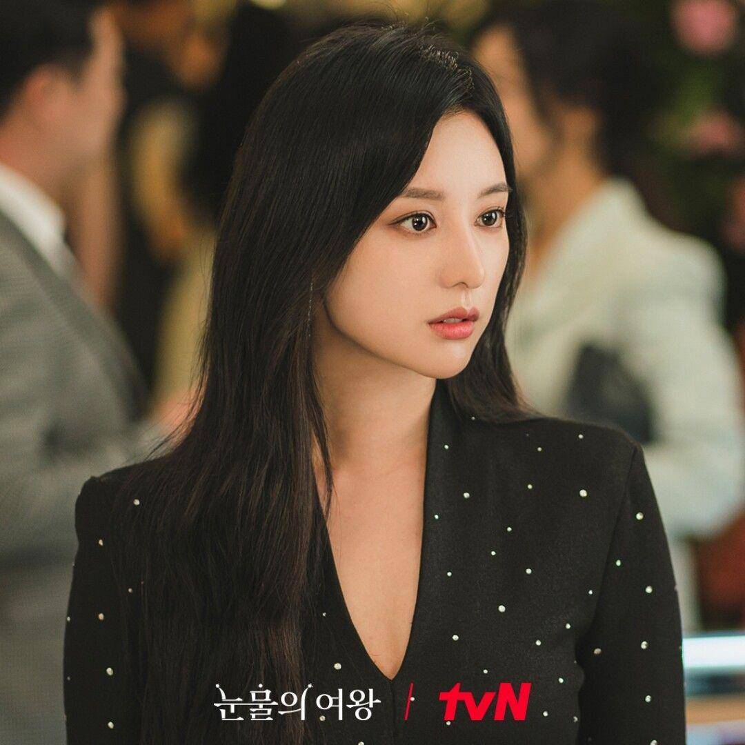 金智媛“无睫毛眼妆”美貌爆击！眼影干净高级、修饰轮廓感画法必学 最新资讯 图2张