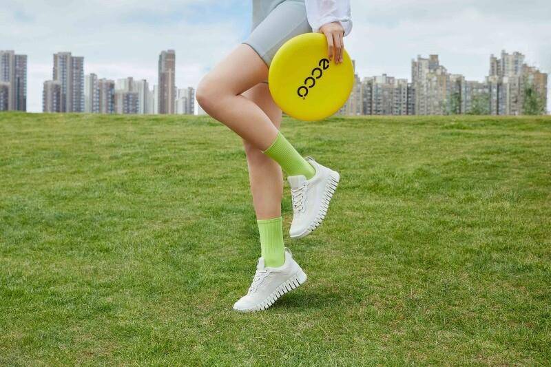 8双防水运动鞋推荐！NIKE、adidas清爽白色系　好穿好看雨天轻松干爽 最新资讯 图8张