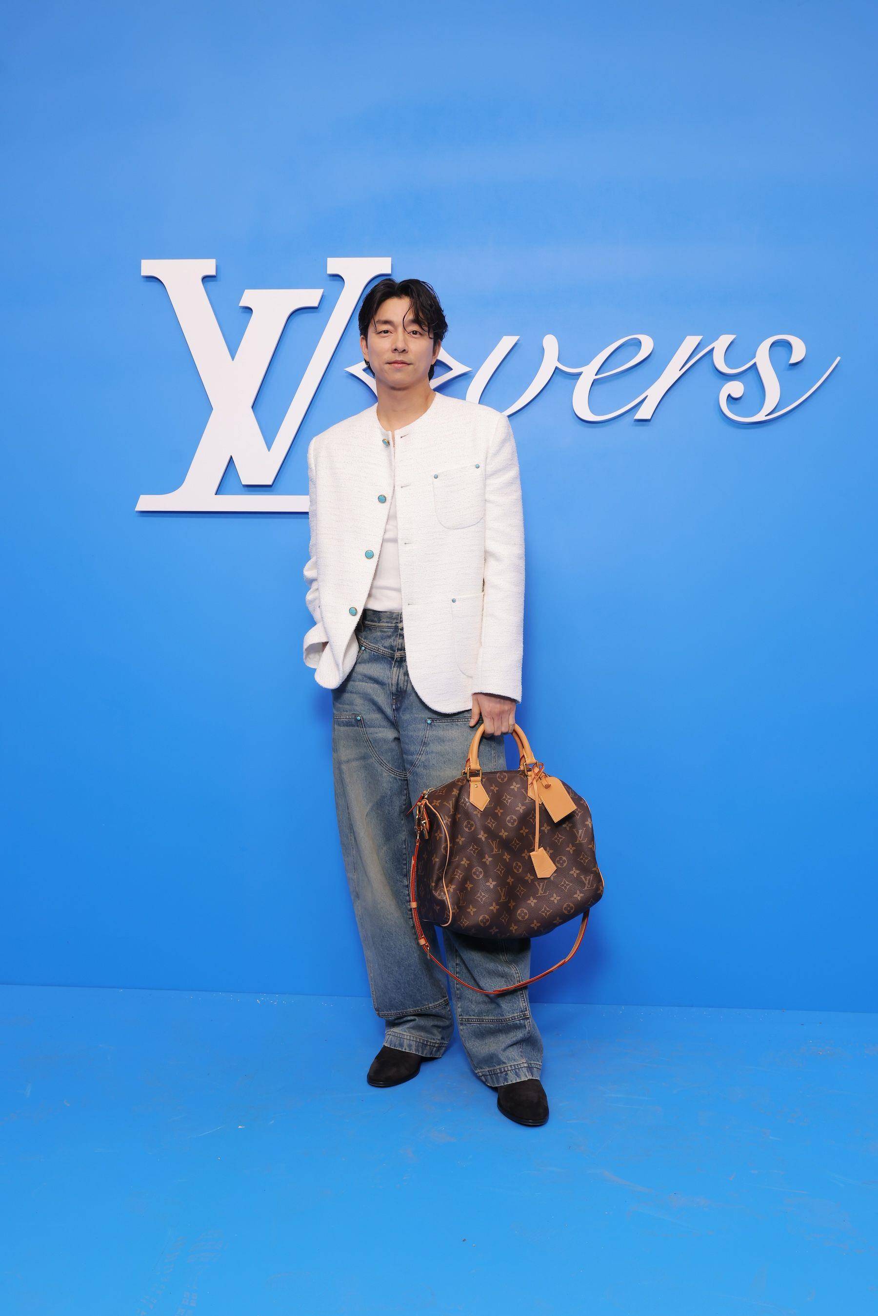 孔刘成为LV大使！全蓝造型模糊但帅爆　8年演进照一次看 时尚穿搭 图8张