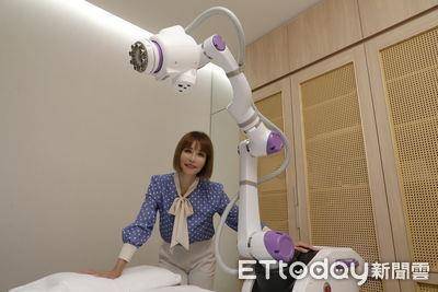 潮正奢REGAL“AI智慧机器人”引领美容趋势！斯容抢先体验曝“摸摸”秘密