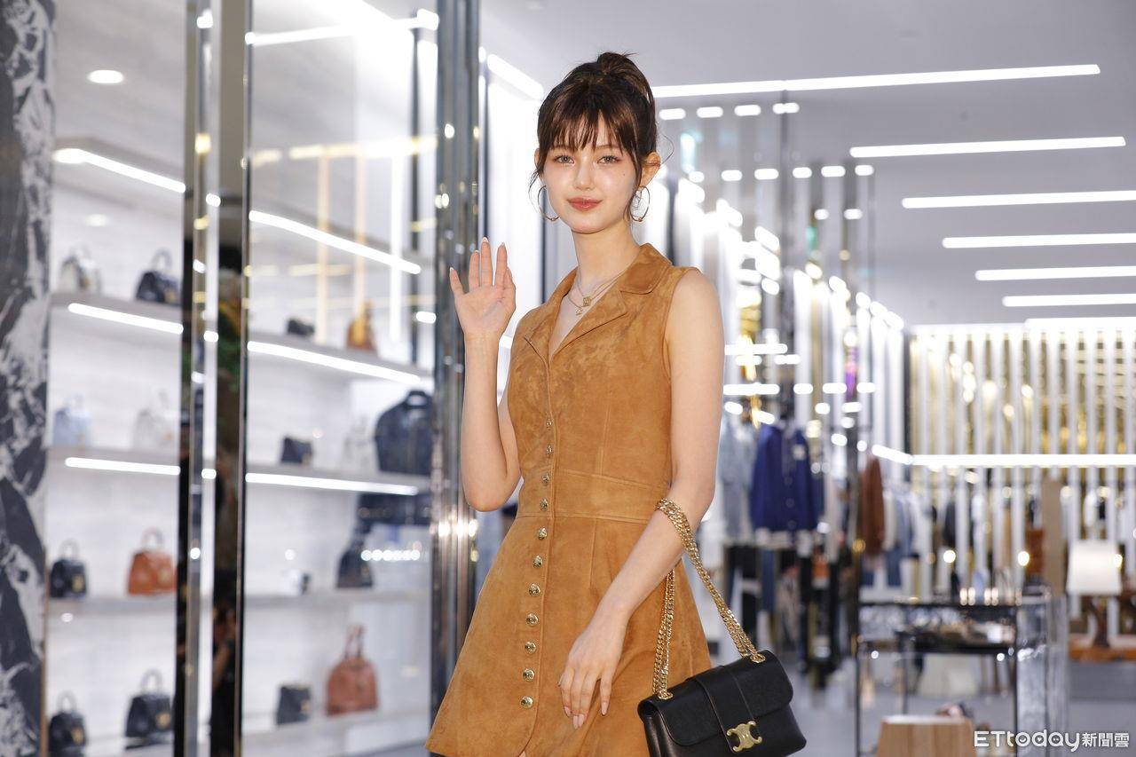 NewJeans新造型美翻混搭丹宁！CK量身设计“东京表演服”帅又甜 名人名流 图5张