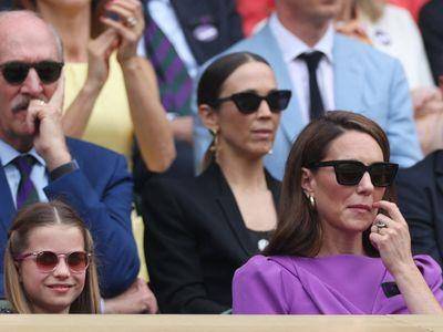 凯特王妃2万金耳环被秒杀　夏绿蒂公主雷朋墨镜被问爆