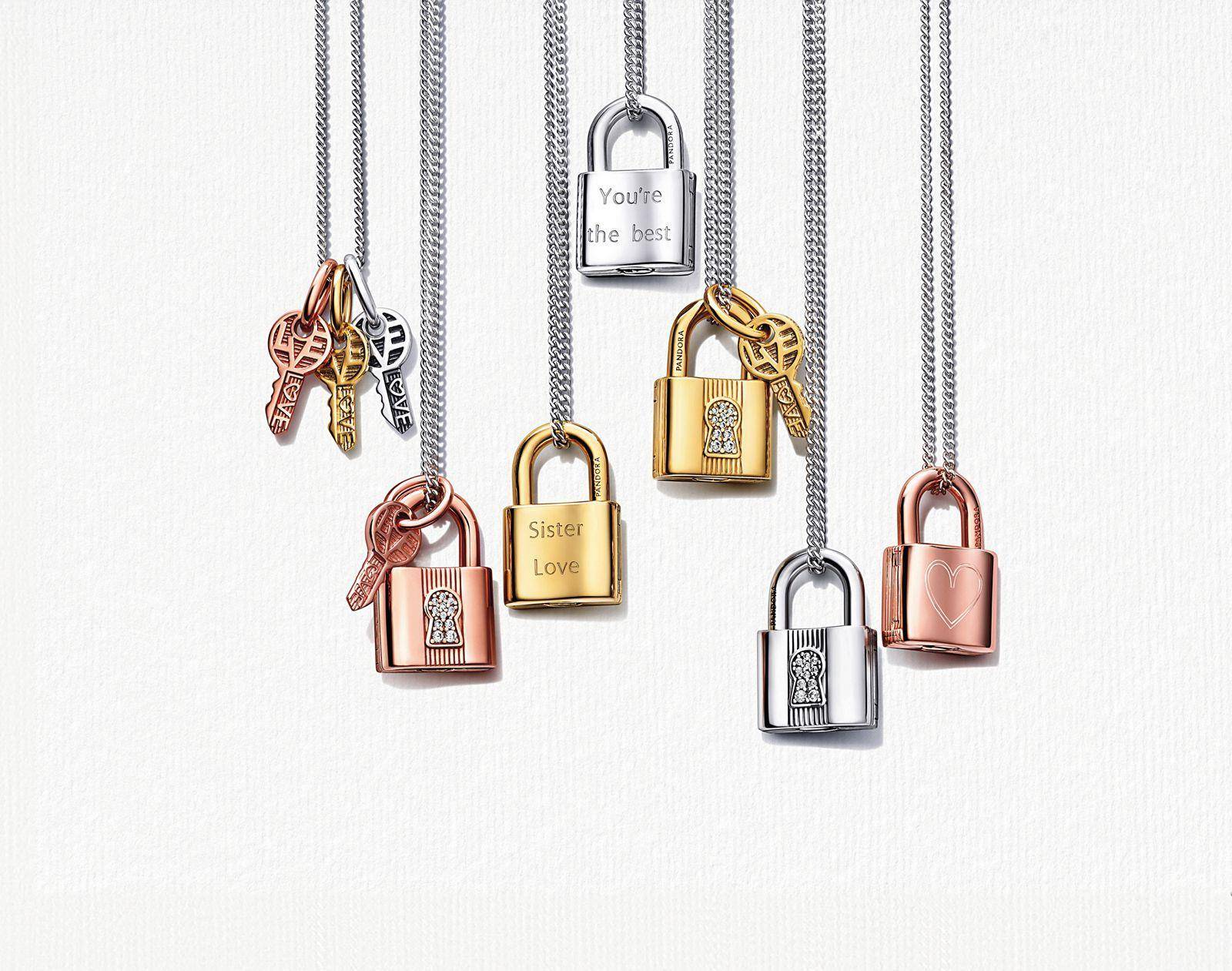 BURBERRY七夕用浪漫天鹅呼应爱情、PANDORA爱心戒指叠戴更具份量感 时尚穿搭 图8张
