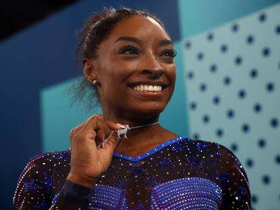 体操天后拜尔丝山羊项炼象征史上最棒　名牌手炼、巨钻婚戒齐放闪