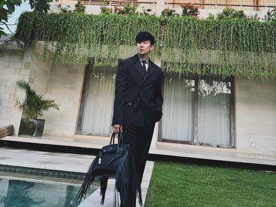 林俊杰炫罕见爱马仕柏金包　缀满流苏想低调也难