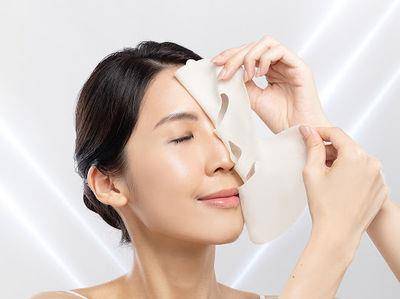 超过一半的人都不知！搞懂4个正确敷面膜观念　肌肤好到会发光