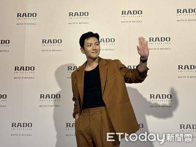 池昌旭自认爱挑战新鲜事最有魅力　急收工逛夜市