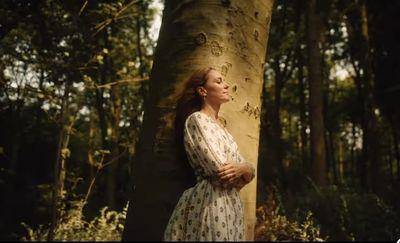 凯特王妃完成化疗拍暖心片催泪　与老公穿情侣装晒恩爱