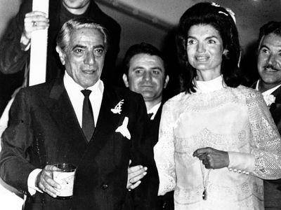 贾桂琳甘迺迪嫁希腊船王的婚纱拍场现踪　估价逾26万