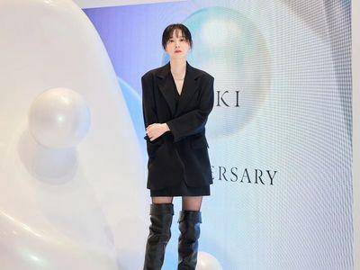 李英爱空气浏海成功减龄　穿过膝长靴像动漫美少女