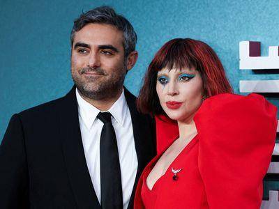 女神卡卡“水晶泪滴”妆抢镜　疯狂“小丑女”华丽登场