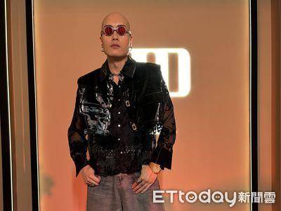 黄宣对超难买的AP金表一见锺情　“表对人说话就要选它”