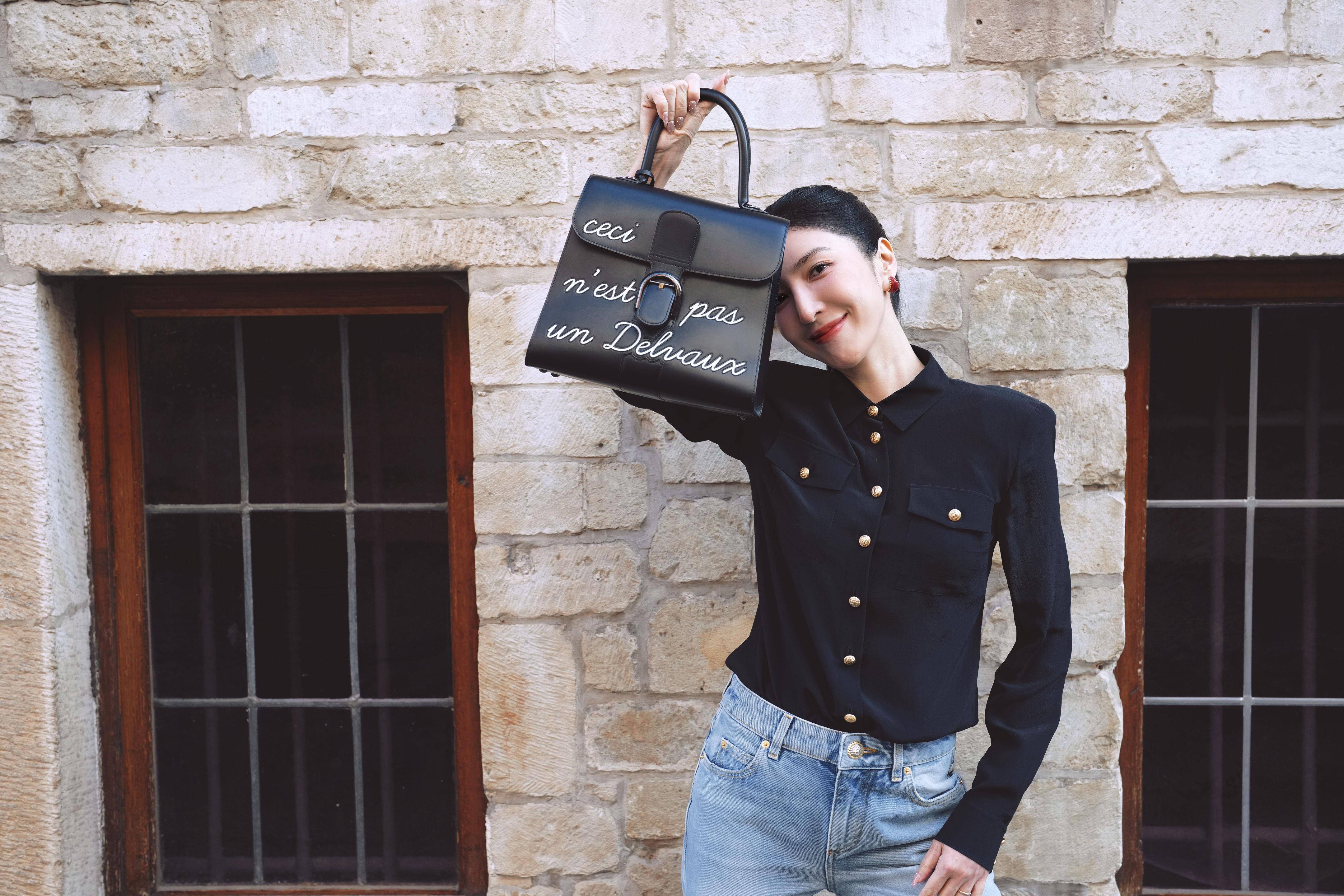 杨谨华与老公Ben甜飞比利时!拎Delvaux人气包款逛街超时髦 内容图2 潮正奢/潮品文/潮臻社-实时追踪全球最新奢侈品牌新闻资讯的官网站! ▲▼Delvaux 。(图/品牌提供)