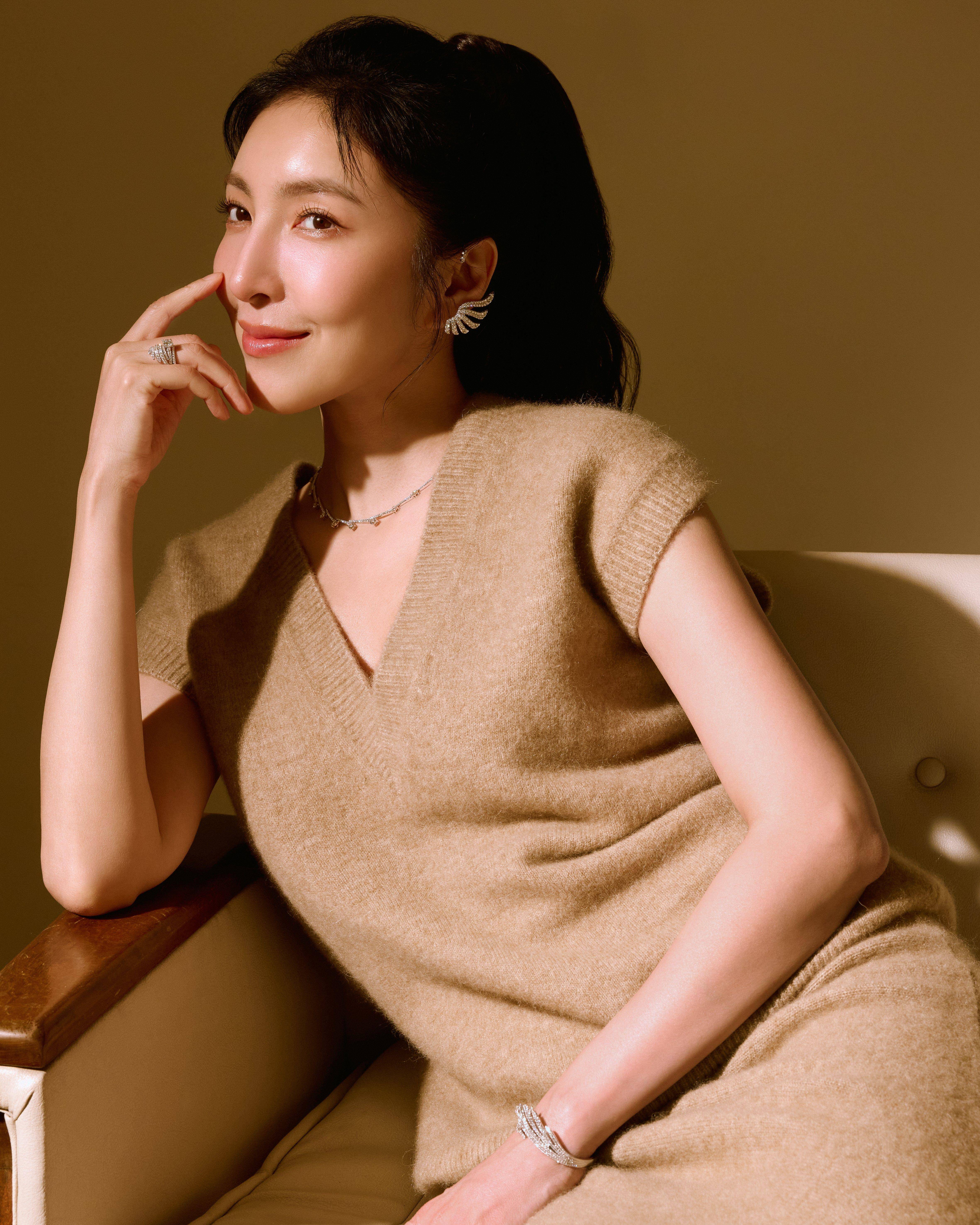 杨谨华感情事业两得意　百万美钻上身闪耀幸福光 名人名流 图2张