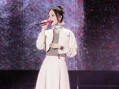 张韶涵“表王”同系列败两只　与足球巨星梅西撞181万橘表